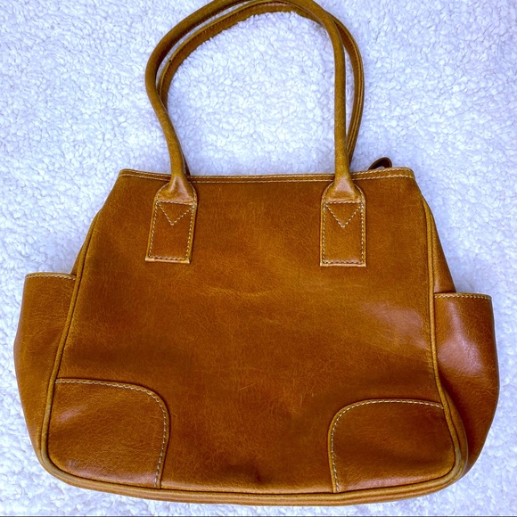 Nine West Handbags - Nine West Tan Side Pocket Tote